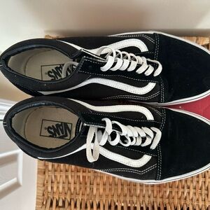 Vans Men's Classic Black and White Sneakers